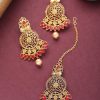 Jewellery Priyaasi | Women'S Gold-Plated Red Stone Studded Round Shape Maang Tikka With Drop Earrings Set - Priyaasi