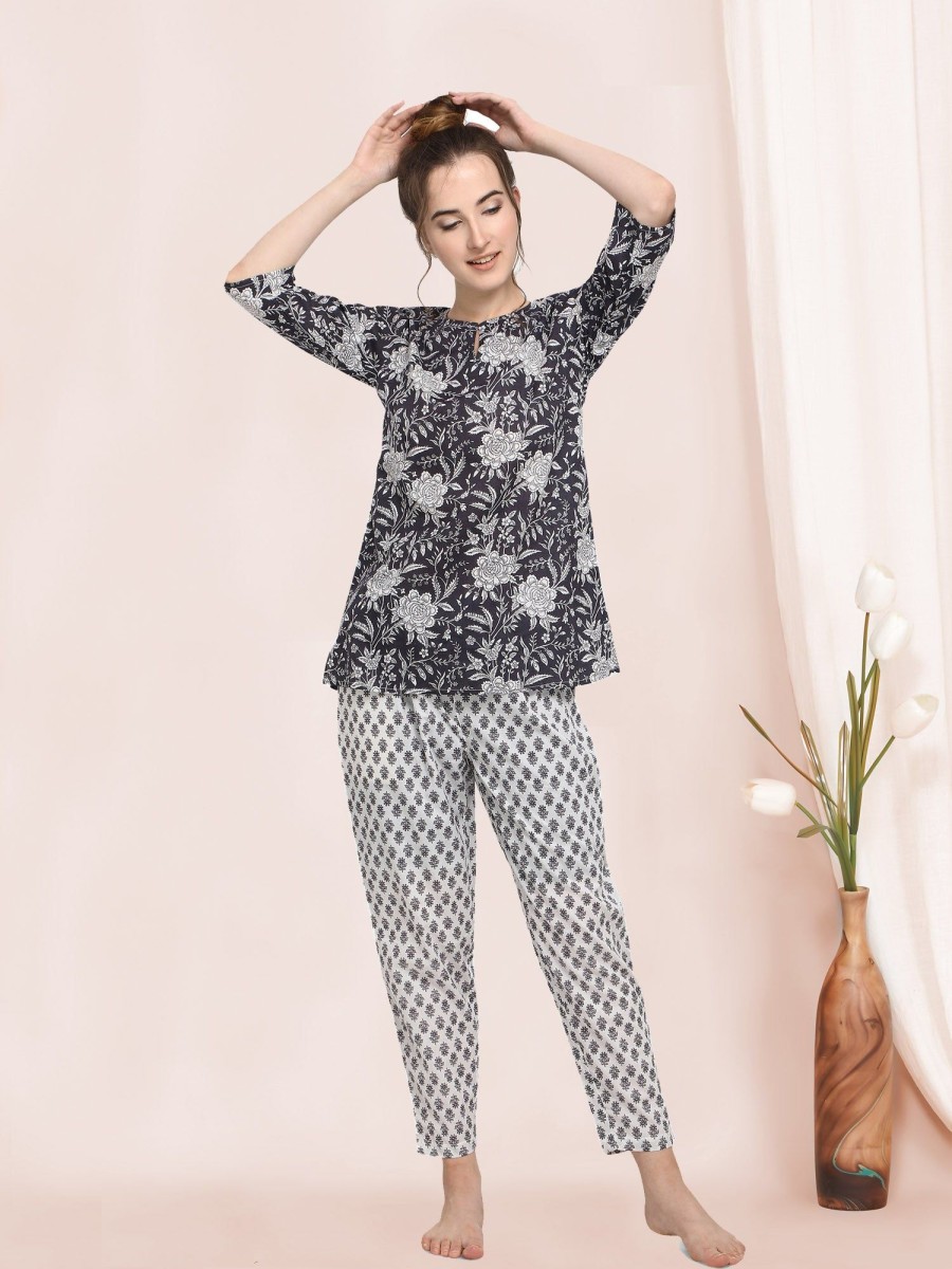 Women MESMORA FASHION | Women'S White Rose Black Beauty Printed Pajama Set - Mesmora Fashion