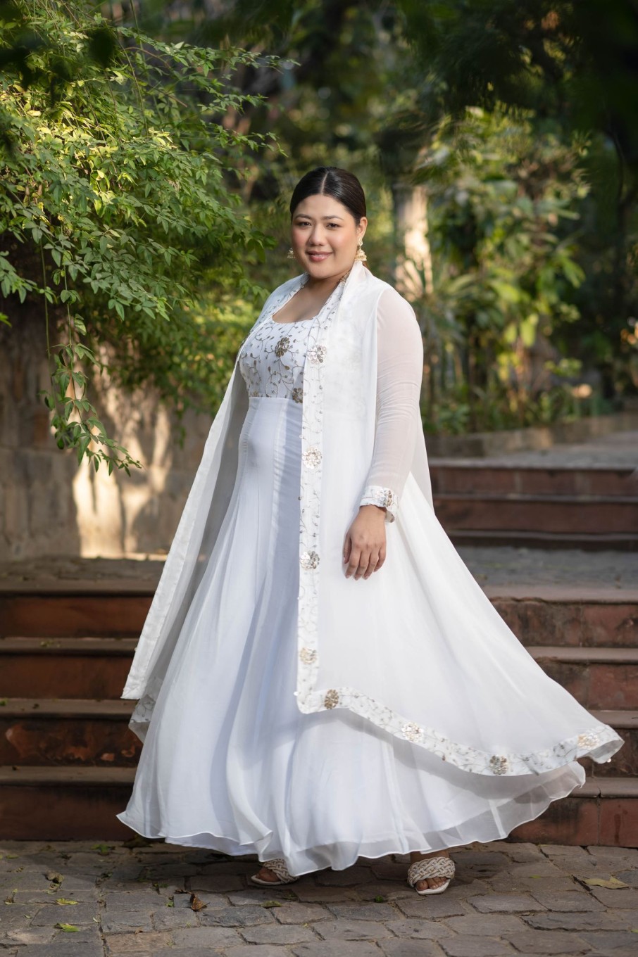 Women Label Shaurya Sanadhya | Women'S Plus Size Off White Jacket Gown With Sequin And Zari Work ( Set Of 2) - Label Shaurya Sanadhya