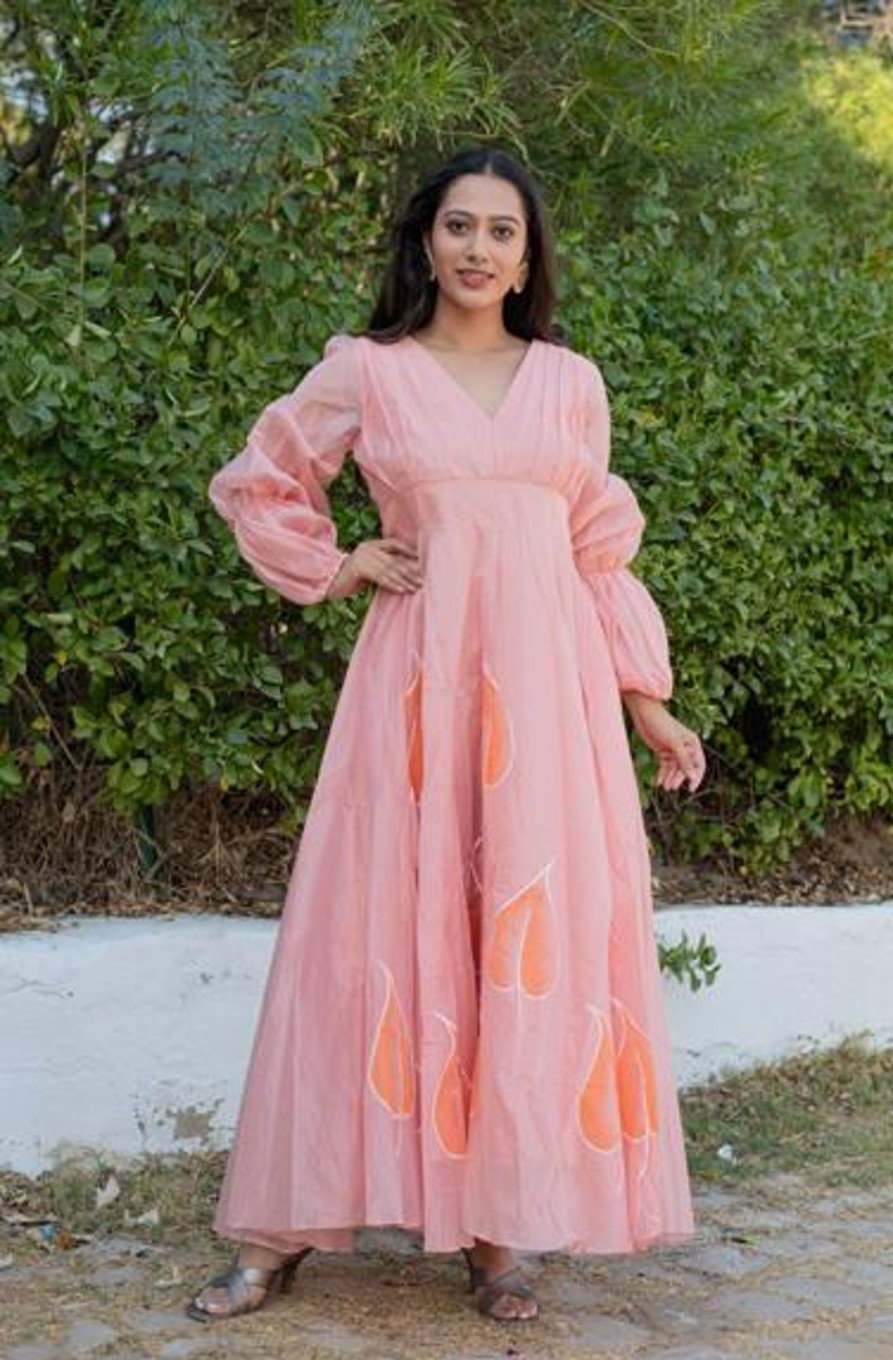 Women SARAS THE LABEL | Women'S Gulkaari Hand Painted Bell Sleeves Gown - Saras The Label Peach